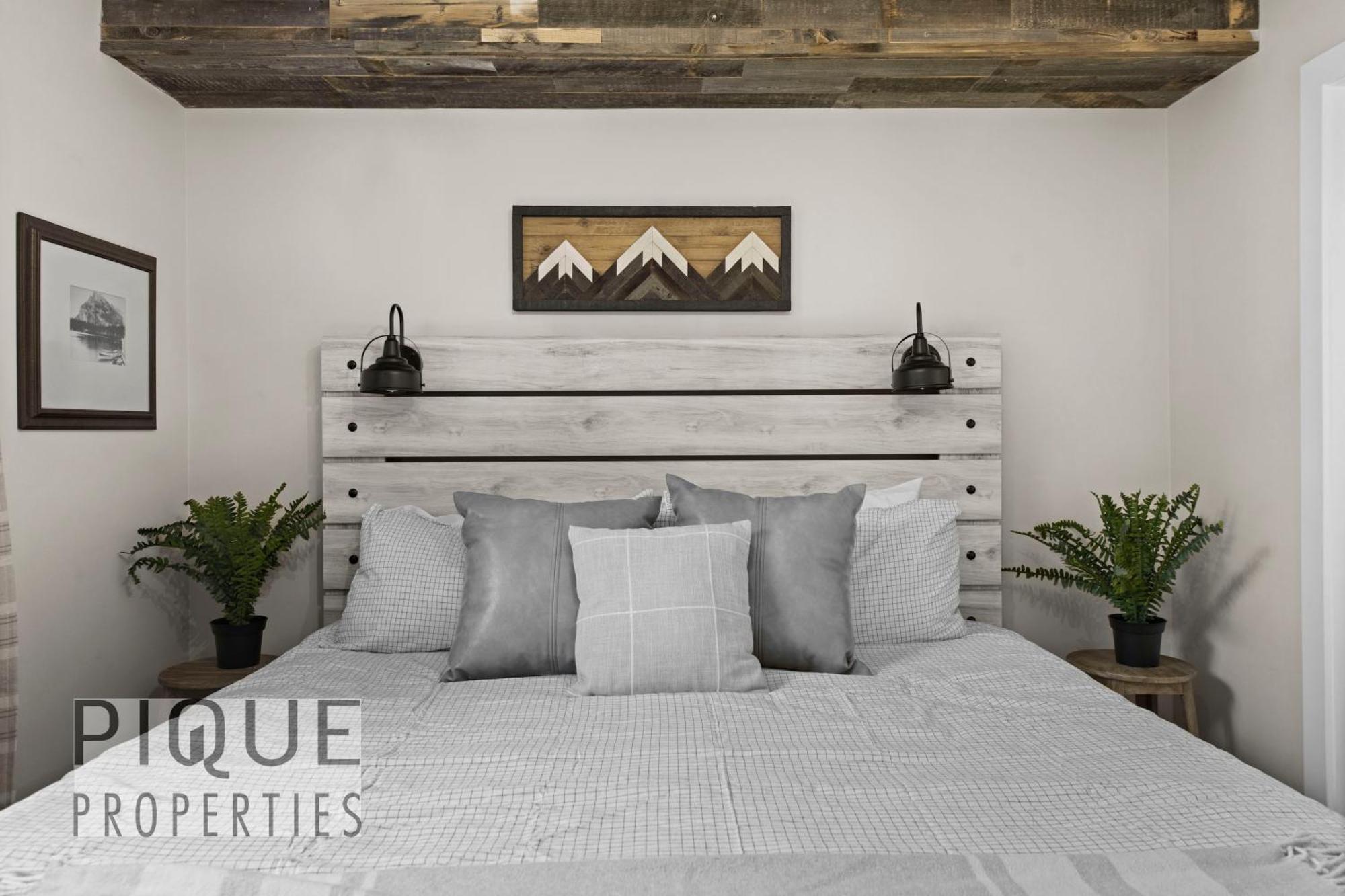 Mystic Mountain Chalet, Heated Outdoor Pool & Hot Tub, Free Parking, Fast Wifi! Canmore Bagian luar foto